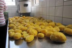 Kuchen und Kartoffelsalat